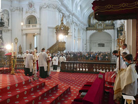 Diakonenweihe im Fuldaer Dom (Foto: Karl-Franz Thiede)